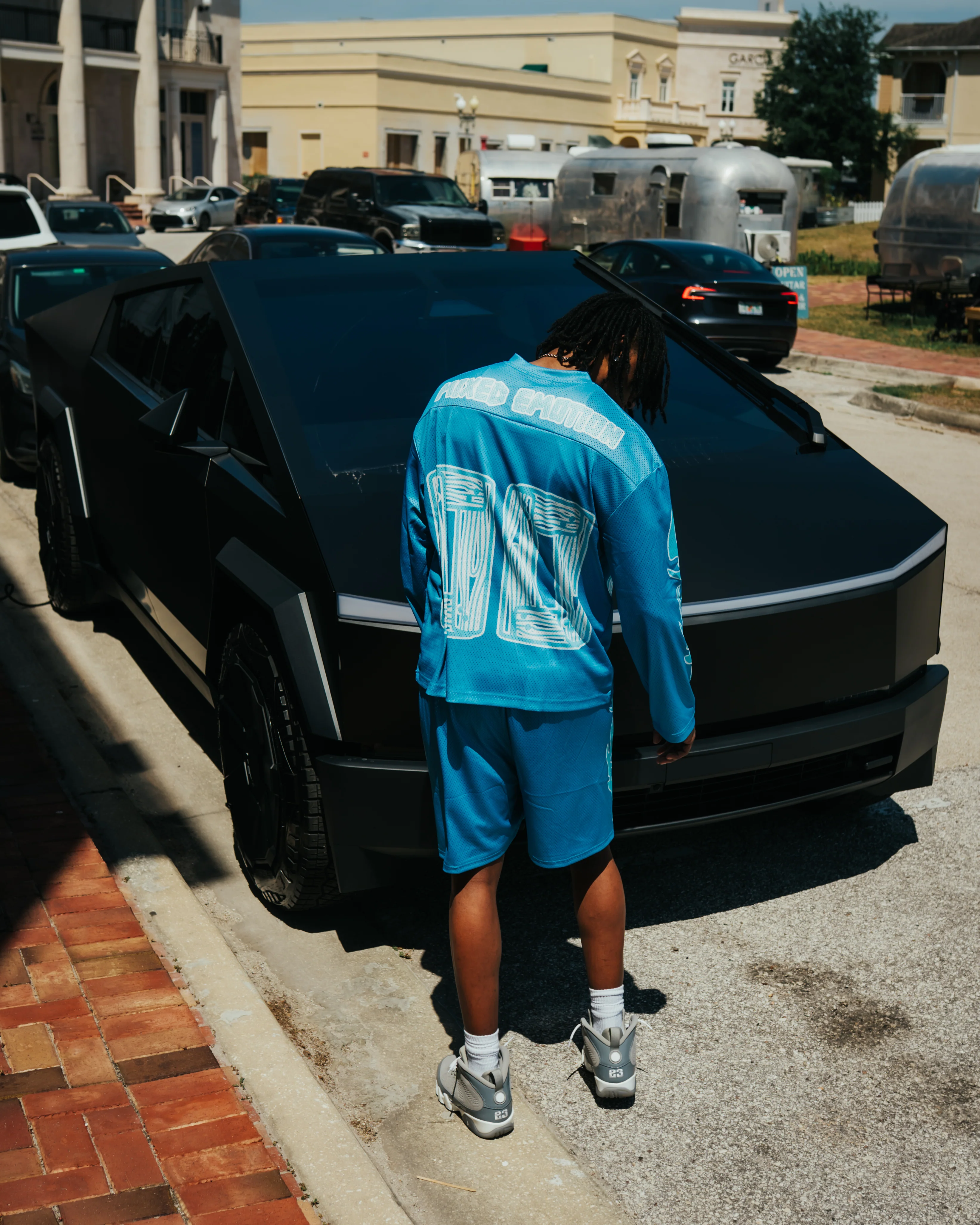 OVERSIZED Blue “Lightning” Jersey - Image 4